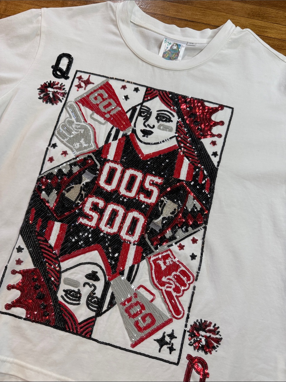 Queen of Sparkles XS T-shirt Black & Red Gameday shirt (15) - Picture 2 of 4